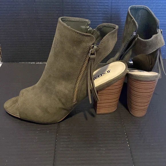 JusrFab peep toe/ heel booties - Picture 3 of 5
